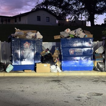 Pointe Grand Southlake Apartments - Over flowing dumpster - Apartments Near Me - Morrow, Georgia Pointe Grand Southlake Apartments - Over flowing dumpster - Apartments Near Me - Morrow, Georgia