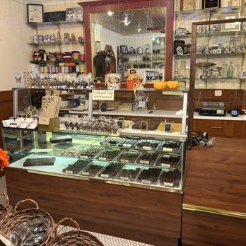 Vasilow's Confectionery - Candy Stores Near Me - Hudson, New York