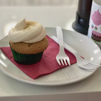 Sugar Divas Cakery, LLC - Creme Brulee cupcake. Amazing! - Bakeries Near Me - Orlando, Florida Sugar Divas Cakery, LLC - Creme Brulee cupcake. Amazing! - Bakeries Near Me - Orlando, Florida
