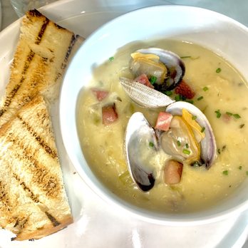 et al. - Hawaiian Clam Chowder - Breakfast & Brunch Near Me - Honolulu, Hawaii