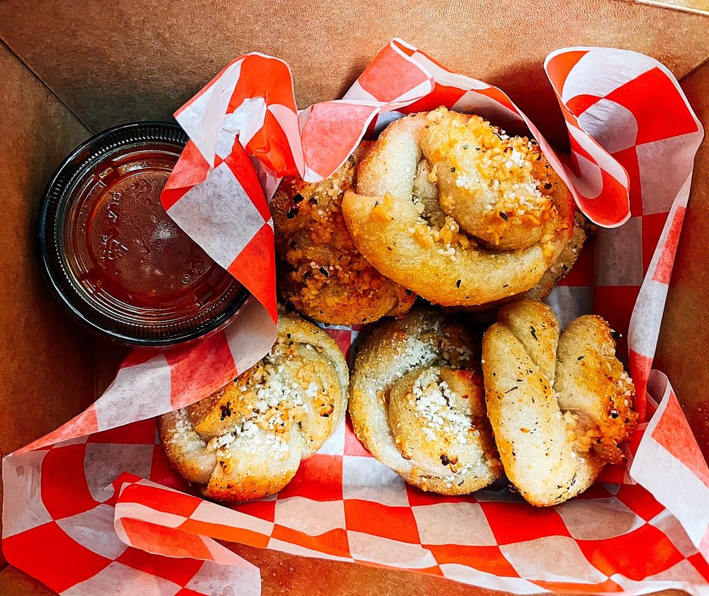 UTICA PIE CO. 84 Photos & 48 Reviews 594 Mamaroneck Ave, White