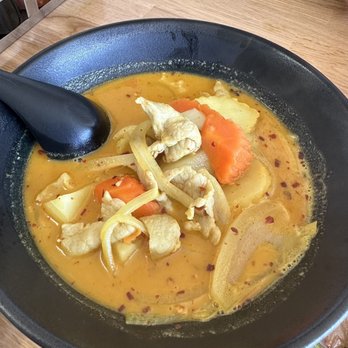 Thai Noodle King - YELLOW CURRY - Thai Near Me - Bellflower, California Thai Noodle King - YELLOW CURRY - Thai Near Me - Bellflower, California