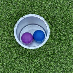 Oliver's Bayfront Mini Golf - Nobody putt putts alone