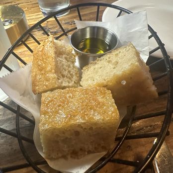 Flora’s Pizza Cafe - Bread basket - Gluten-Free Near Me - Syosset, New York