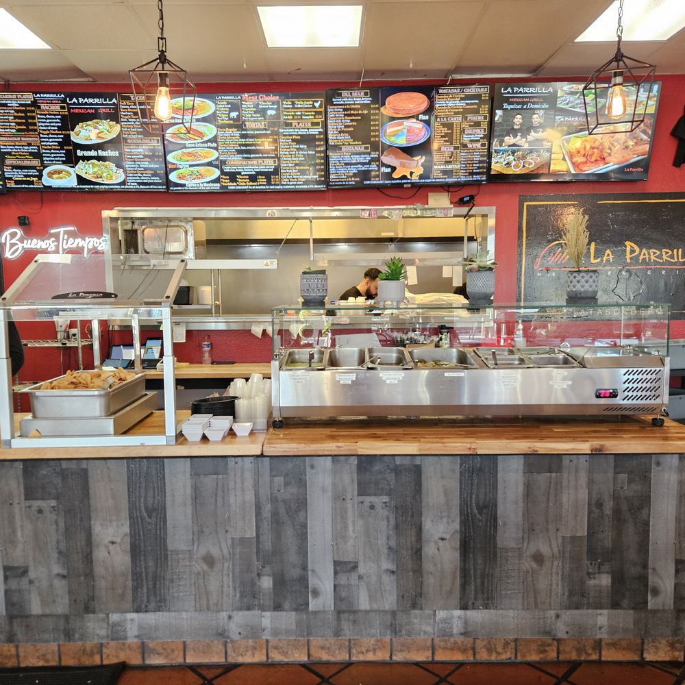 La Parrilla Taqueria - complimentary salsa bar - Mexican Near Me - Atascadero, California