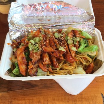 Korean Twist - Spicy Chicken Yakisoba - Food Trucks Near Me - Portland, Oregon