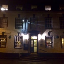 The Hop Pole Inn - The Hop Pole at night
