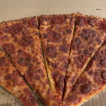 New York Pizza - BURNT!! BURNT!! BURNT!! Crusty cheese rubbery crust, SUPER Gross! - Pizza Near Me - San Lorenzo, California