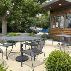 Shimoji Coffee - Outdoor patio