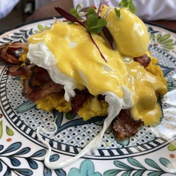 Cafe on 27 - Eggs Benedict - Breakfast & Brunch Near Me - Topanga, California