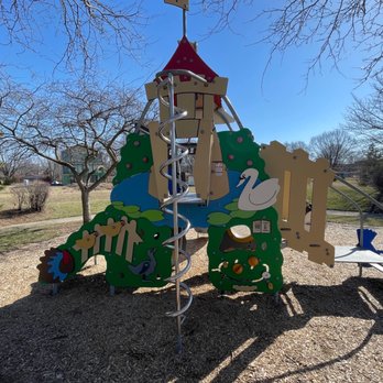 Heritage Meadows Park - Parks Near Me - Fishers, Indiana Heritage Meadows Park - Parks Near Me - Fishers, Indiana