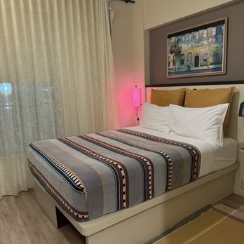 Moxy Charleston Downtown - Queen bed room - Hotels Near Me - Charleston, South Carolina Moxy Charleston Downtown - Queen bed room - Hotels Near Me - Charleston, South Carolina