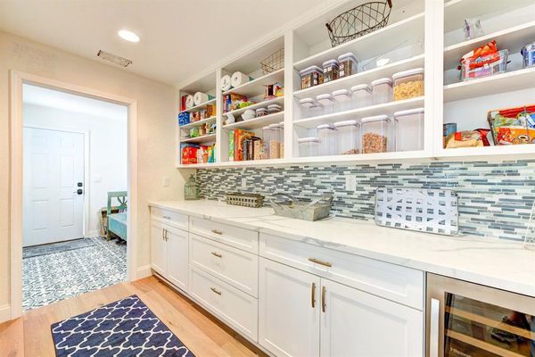 Custom Cabinet Design/Installation - We have over 18 years in the cabinet industry specializing in Cabinet Refacing. Residential and
commercial. Small local business, Call Today Custom Cabinet Design/Installation - We have over 18 years in the cabinet industry specializing in Cabinet Refacing. Residential and
commercial. Small local business, Call Today