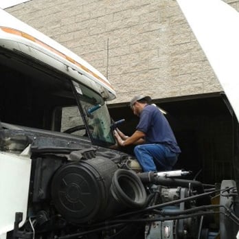 Park Auto Glass - Jesse working on Freightliner windshields - Auto Glass Services Near Me - Fullerton, California Park Auto Glass - Jesse working on Freightliner windshields - Auto Glass Services Near Me - Fullerton, California
