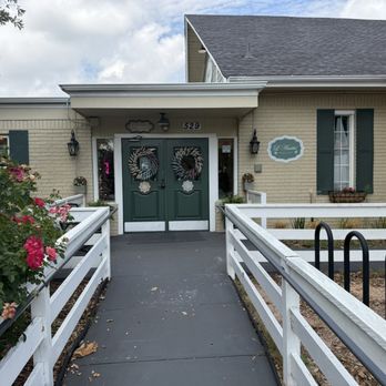 L’Amitié Bistro - Cute entrance - Breakfast & Brunch Near Me - Denton, Texas L’Amitié Bistro - Cute entrance - Breakfast & Brunch Near Me - Denton, Texas