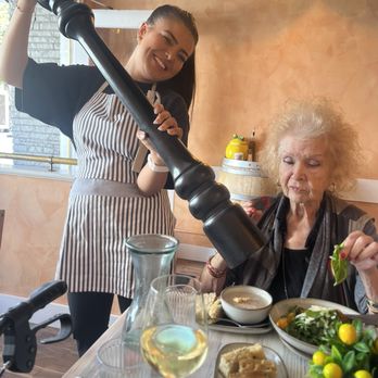 Capri Lasagneria - Huge pepper grinder - Italian Near Me - Burlingame, California Capri Lasagneria - Huge pepper grinder - Italian Near Me - Burlingame, California