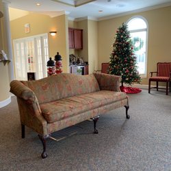 Dale E Allen, DMD - Waiting area is large and comfortable