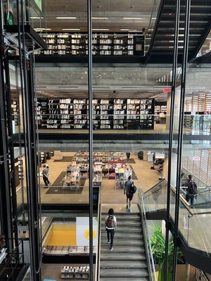 Grande Bibliothèque - BAnQ by null