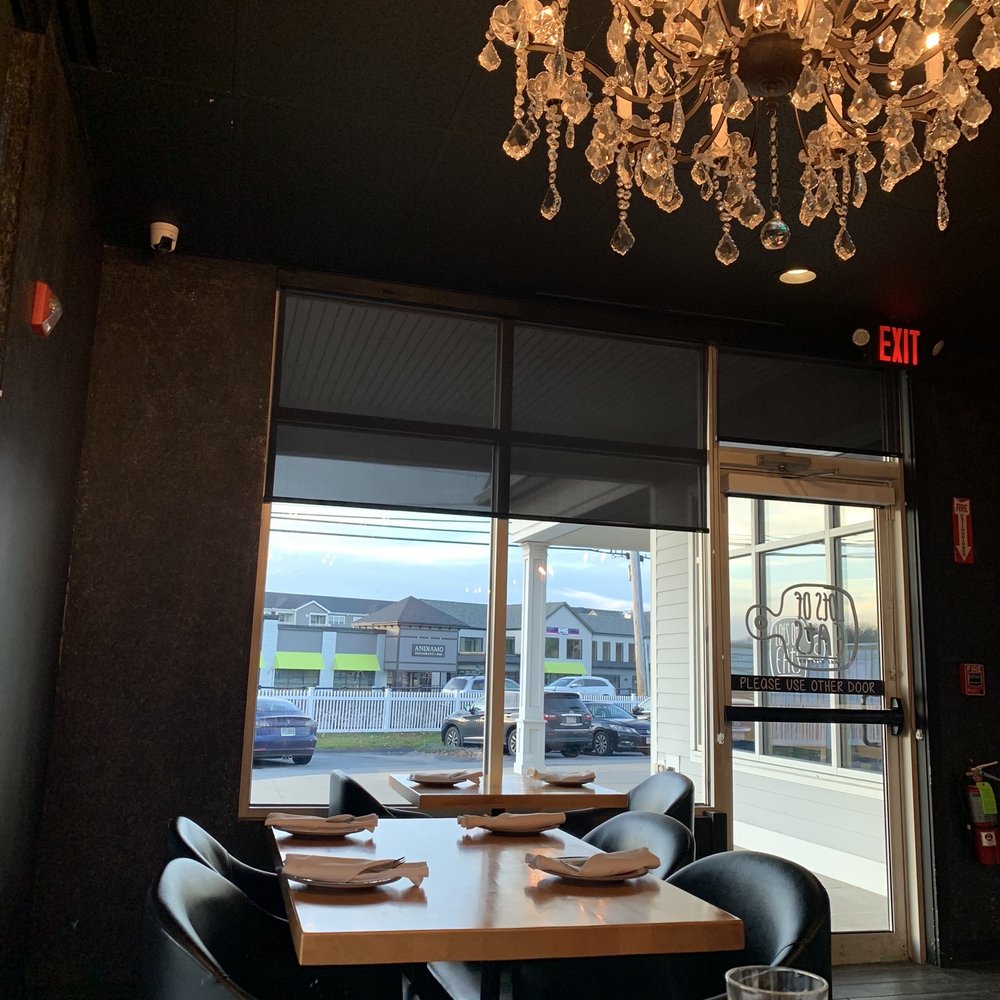 Lots Of Eats - Dining area - Thai Near Me - North Andover, Massachusetts Lots Of Eats - Dining area - Thai Near Me - North Andover, Massachusetts