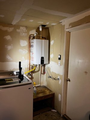 Residential & Commercial - On time, clean, reliable, punctual and with a smile on our face. Servicing all of the Ukiah valley and surrounding areas for residential and commercial plumbing. Call now 213-216-7035