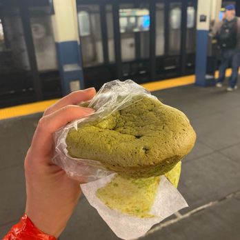 Kam Hing Bakery - Bakeries Near Me - New York, New York