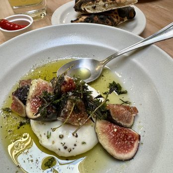 Grá - Fig and burrata - Pizza Near Me - Los Angeles, California Grá - Fig and burrata - Pizza Near Me - Los Angeles, California