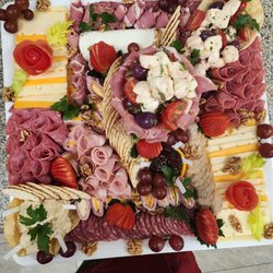 Aventura Deli & Grocery - Charcutería para toda ocasion