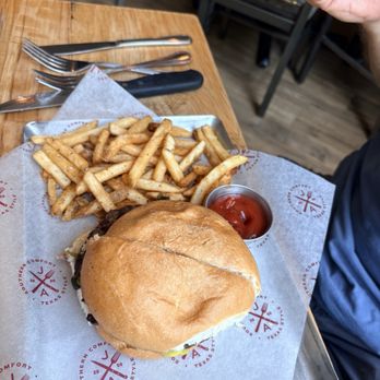 Jack Allen's Kitchen - Green chili cheese burger with fries Green Chile - American Near Me - Austin, Texas Jack Allen's Kitchen - Green chili cheese burger with fries Green Chile - American Near Me - Austin, Texas