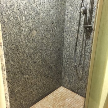 Radisson Hotel Yuma - Large walk in shower - Hotels Near Me - Yuma, Arizona Radisson Hotel Yuma - Large walk in shower - Hotels Near Me - Yuma, Arizona