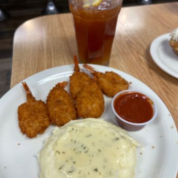 Stauffer's Cafe & Pie Shoppe - Fried Shrimp lunch basket with Mashed Potatoes - American Near Me - Lincoln, Nebraska Stauffer's Cafe & Pie Shoppe - Fried Shrimp lunch basket with Mashed Potatoes - American Near Me - Lincoln, Nebraska