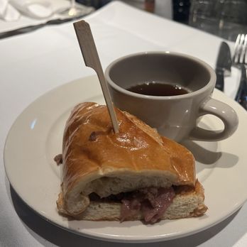 Rutherford Grill - Prime Rib French Dip - American Near Me - Rutherford, California