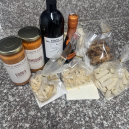 Jemma x Ospi Vodka Sauce- 16 OZ Jemma x Ospi Pomodoro Sauce- 16 OZ Pasta Cookies Cigar Wine
