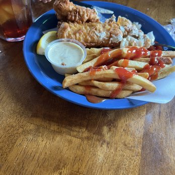 The Custer Wolf - Fish & chips - American Near Me - Custer, South Dakota