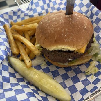 Mr D'z Route 66 Diner - Cheeseburger - Diners Near Me - Kingman, Arizona Mr D'z Route 66 Diner - Cheeseburger - Diners Near Me - Kingman, Arizona
