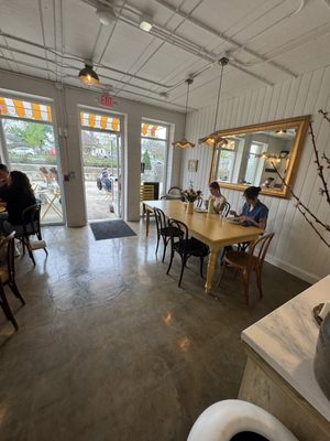 The Yellow Table Café by null