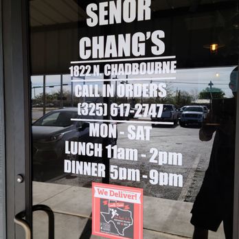 Senor Changs - entry door and hours - Asian Fusion Near Me - San Angelo, Texas