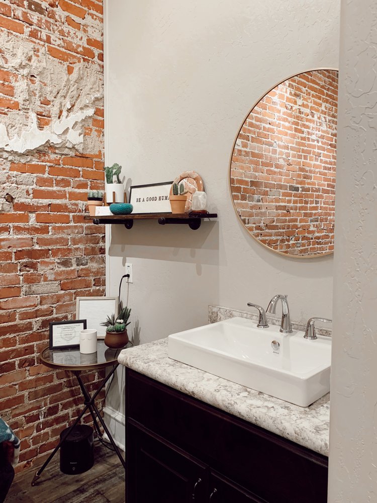 LOTTIE DA’S SALON - Updated January 2025 - 507 Dequeen St, Mena