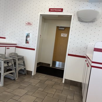 In-N-Out Burger - Burgers Near Me - Monrovia, California