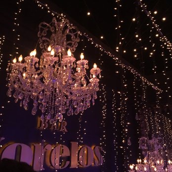 Bar Morelos - Beautiful room and chandelier - Bars Near Me - Puerto Vallarta, JAL