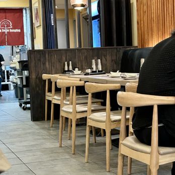 Sammi & Soupe Dumpling - 6/2/25 - tables along the wall - Chinese Near Me - Montreal, Quebec Sammi & Soupe Dumpling - 6/2/25 - tables along the wall - Chinese Near Me - Montreal, Quebec
