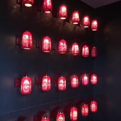 Empress Restaurant - Light deco in foyer