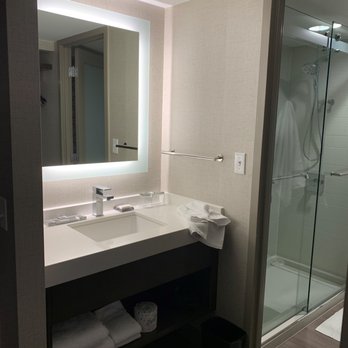 Detroit Marriott Troy - Sink - Hotels Near Me - Troy, Michigan