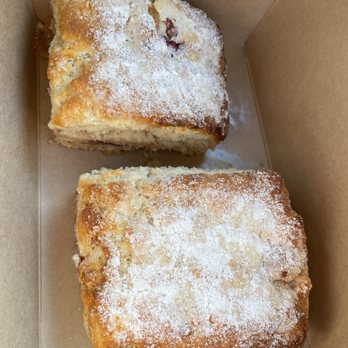 honey bee’s biscuit + good eats - Strawberry Biscuits - Breakfast & Brunch Near Me - Kirkwood, Missouri