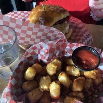 Notre-Boeuf-de-Grâce - Burgers Near Me - Montreal, Quebec Notre-Boeuf-de-Grâce - Burgers Near Me - Montreal, Quebec