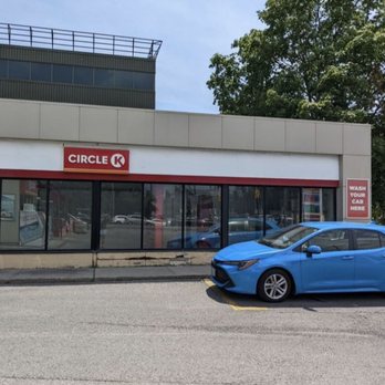 Kennedy & 14th Esso - The only parking spot in front of the car wash - Gas Stations Near Me - Markham, Ontario