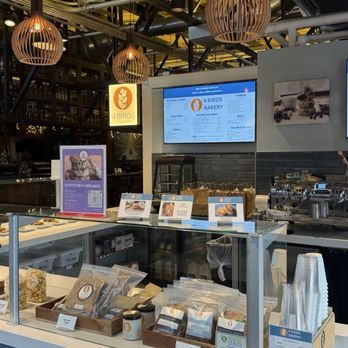 4 Birds Bakery - Counter - Bakeries Near Me - Indianapolis, Indiana