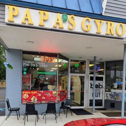 Papas Halal Gyro - Trying a couple wraps from Papa's!