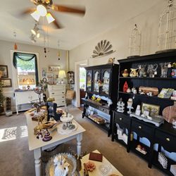 Downington Vintage - Downington Vintage at Bird-in-Hand