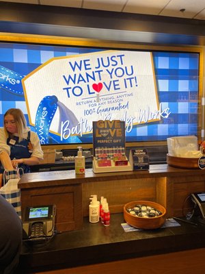 BATH & BODY WORKS - Updated July 2025 - 1843 Village West Pkwy, Kansas ...