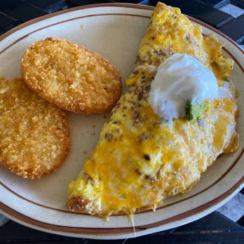 Egg & I - Bacon Avocado omlete - Breakfast & Brunch Near Me - Las Vegas, Nevada Egg & I - Bacon Avocado omlete - Breakfast & Brunch Near Me - Las Vegas, Nevada